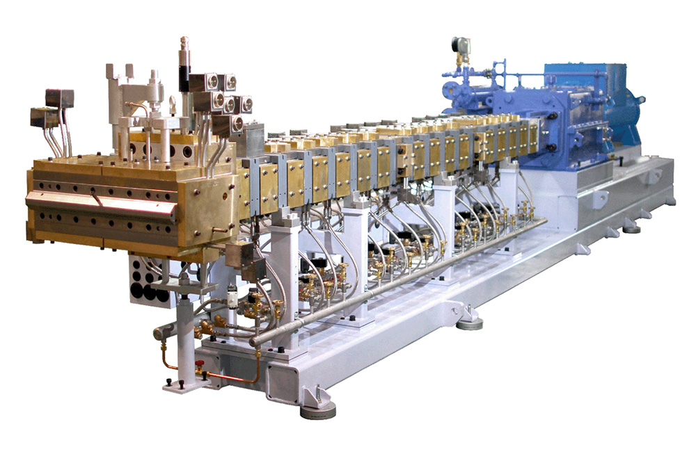 Extruder for plastic recycling