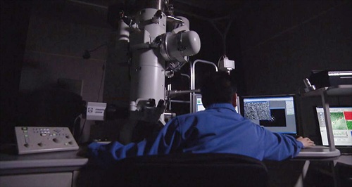 透過電子顕微鏡を用いた材料開発
