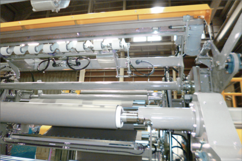 Winding roll, and wrapping belt device